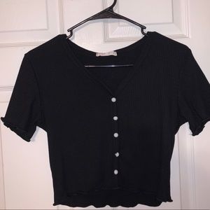 BASIC BUTTON UP BLACK TEE